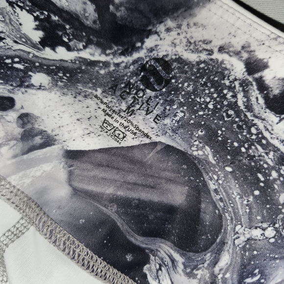 NOLI Leggings Mid Rise Abstract Swirl Leggings - Black & White - Picture 5 of 7